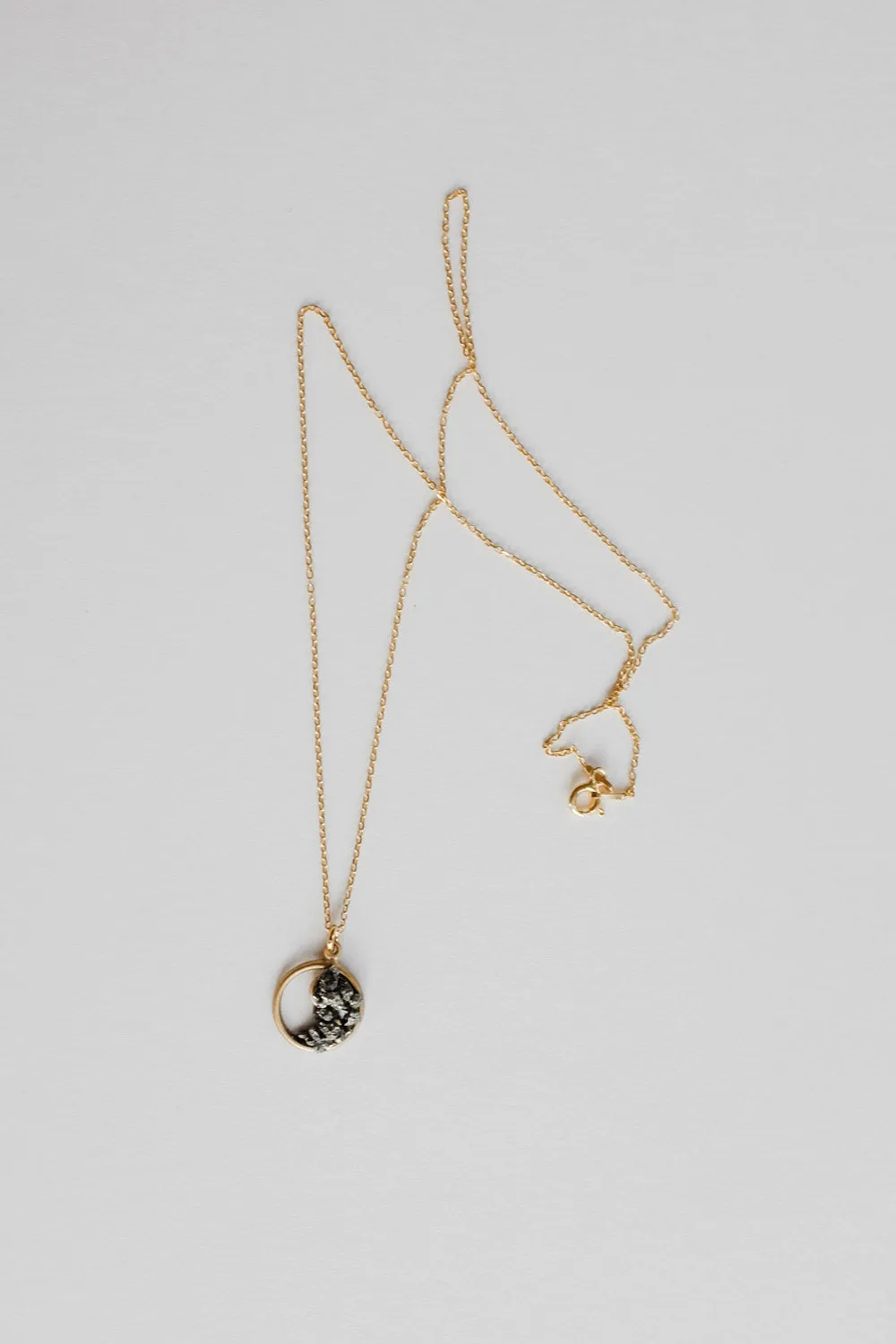 0001_YIN YANG PYRITE NECKLACE GOLD PLATED 925