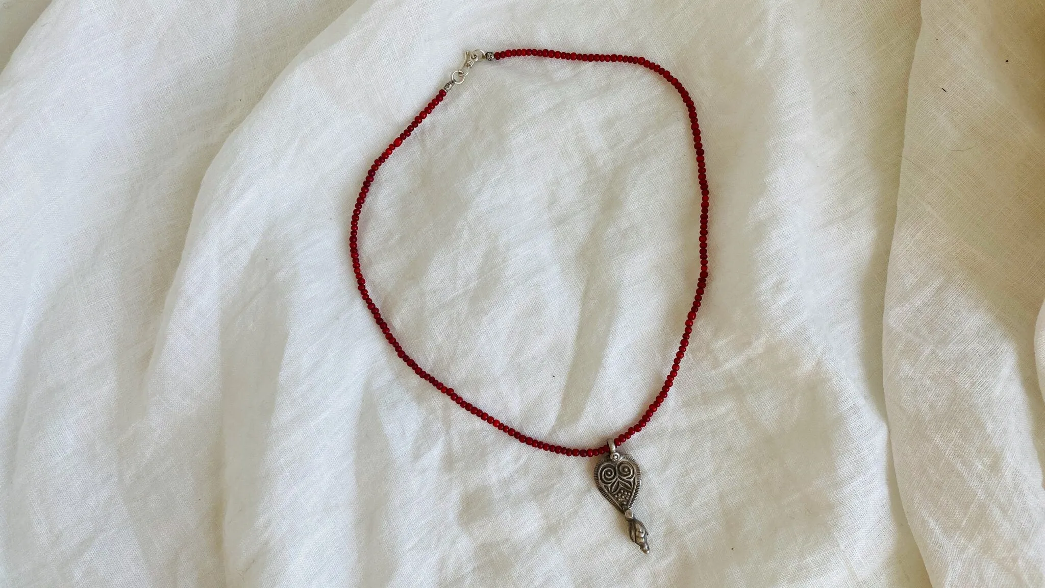 Antique White Heart Silver Pendant Necklace.