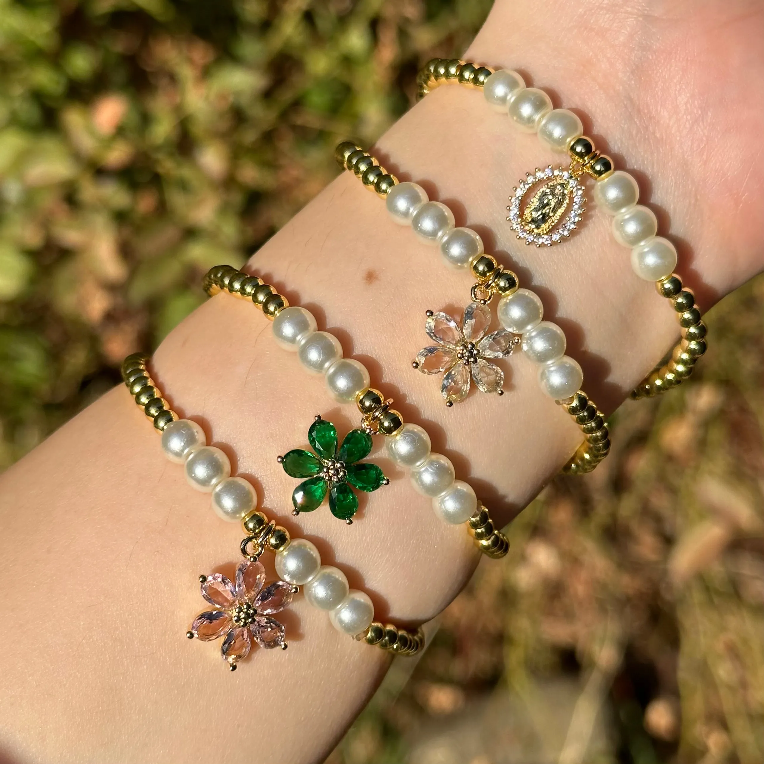 Elastic Pearls Virgencita Bracelet 012