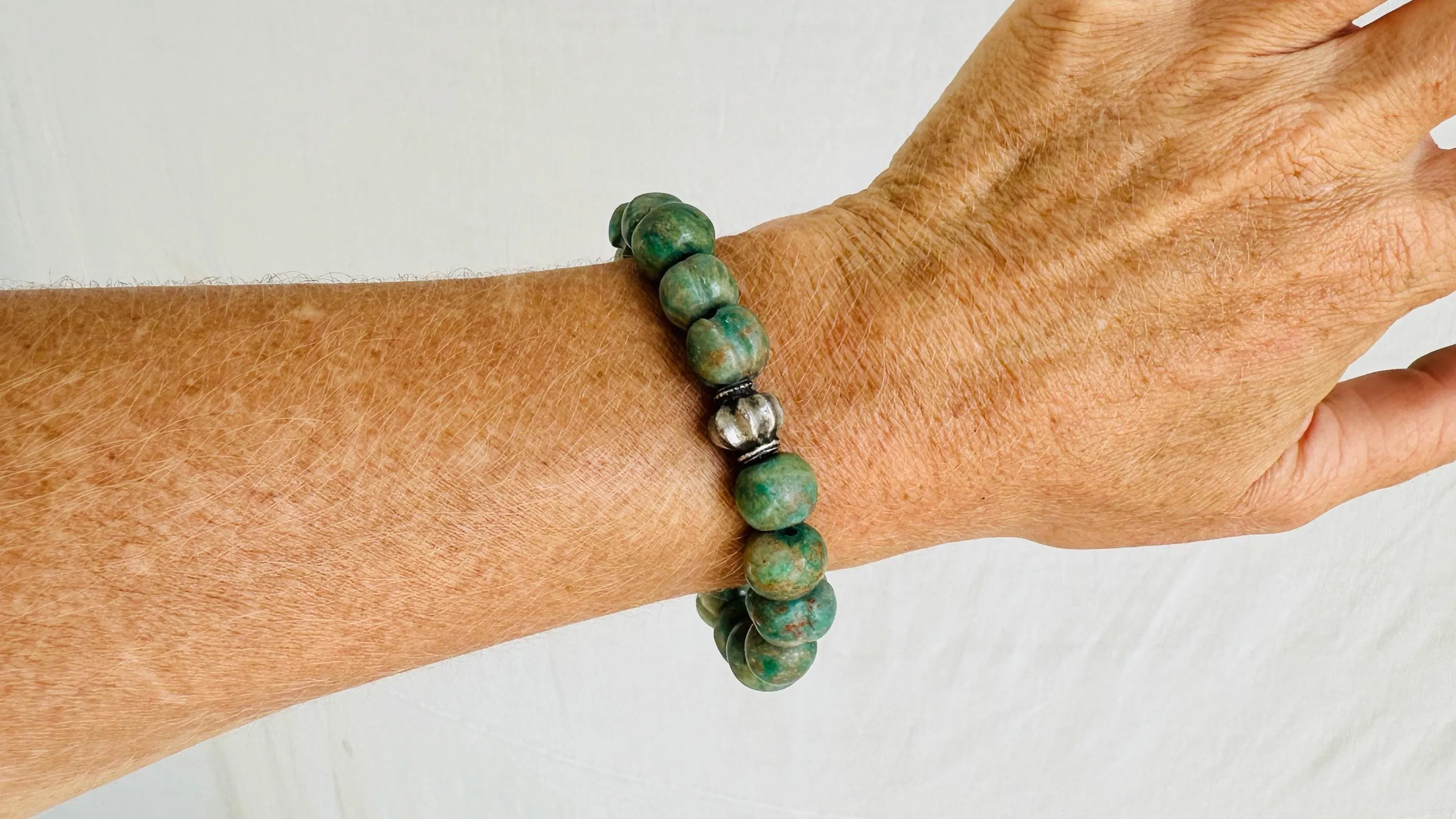Guatemalita Beaded Bracelet Antique Sterling Silver Bead. Handcrafted Mayan Jewelry. 2244